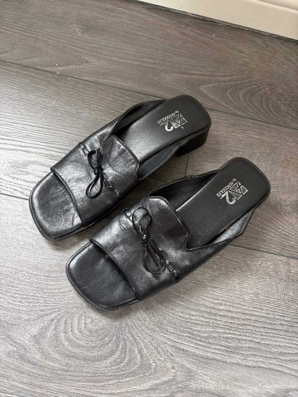 Minimalist Leather Mule Sandals